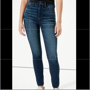 American Eagle 360° Ne(x)t Level Stretch. Size 6 Short.
